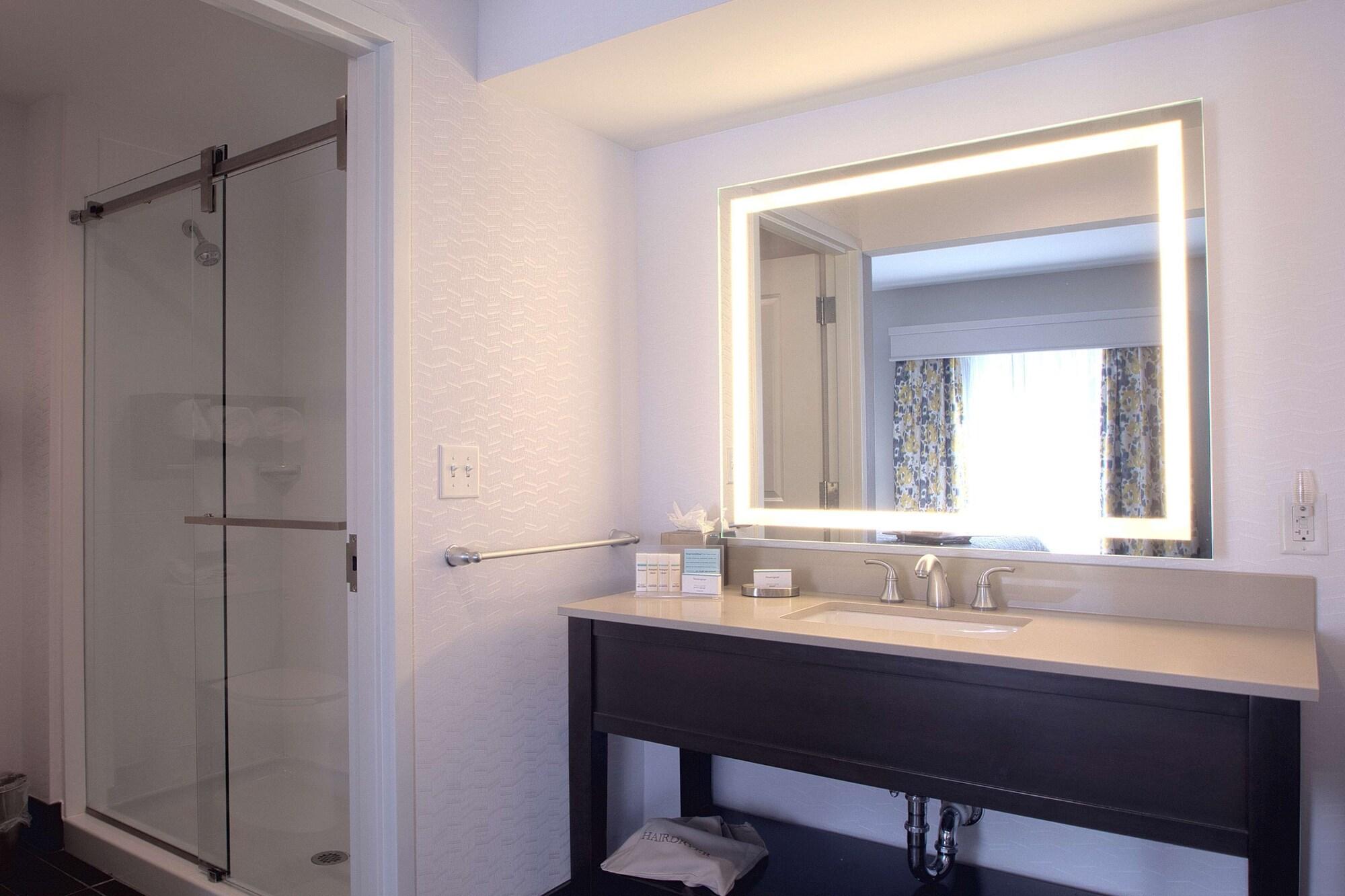 Hampton Inn & Suites Columbus/University Area Zewnętrze zdjęcie