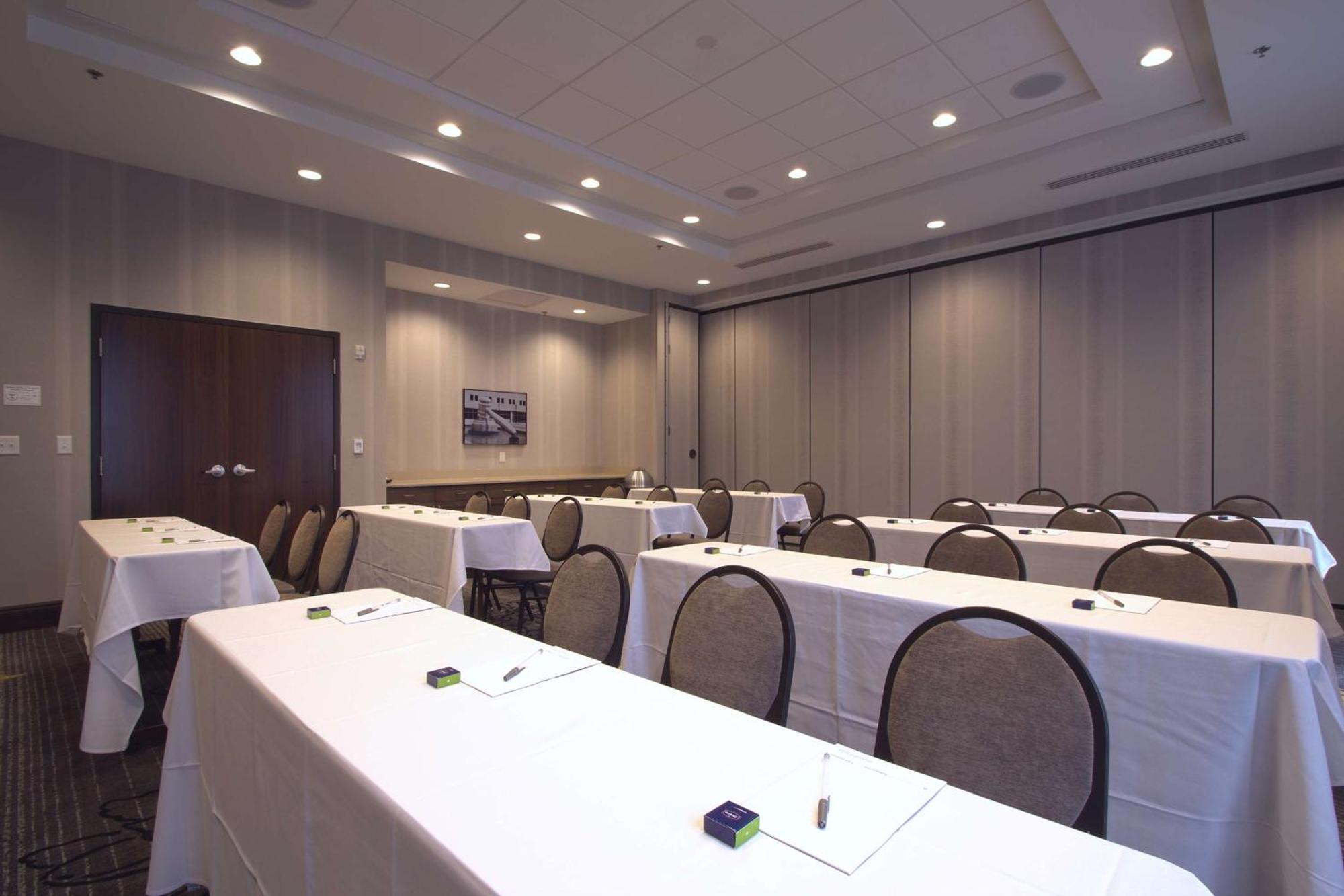 Hampton Inn & Suites Columbus/University Area Zewnętrze zdjęcie