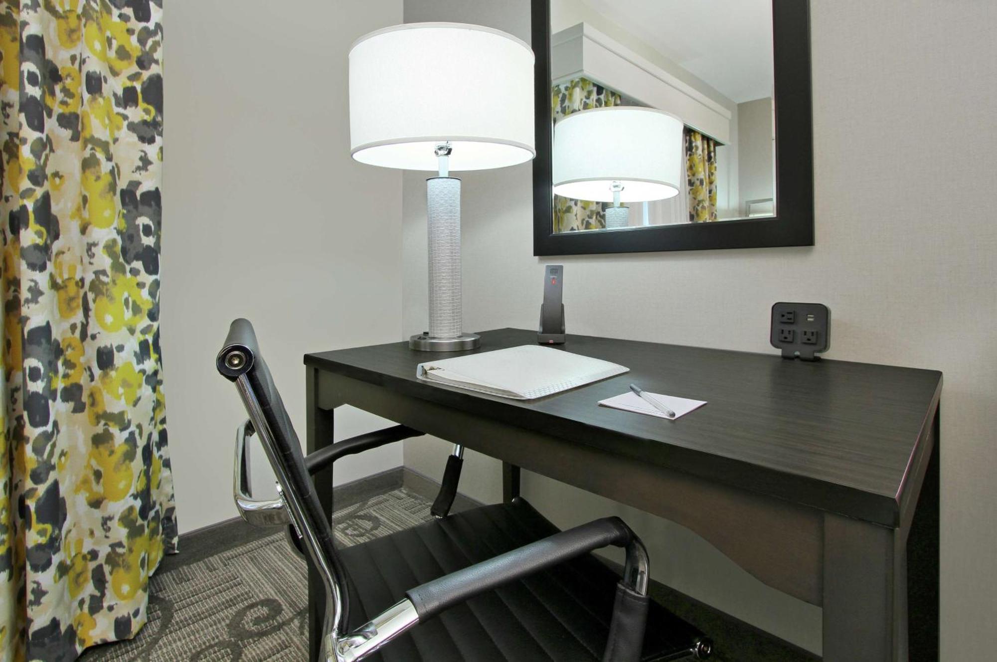 Hampton Inn & Suites Columbus/University Area Zewnętrze zdjęcie