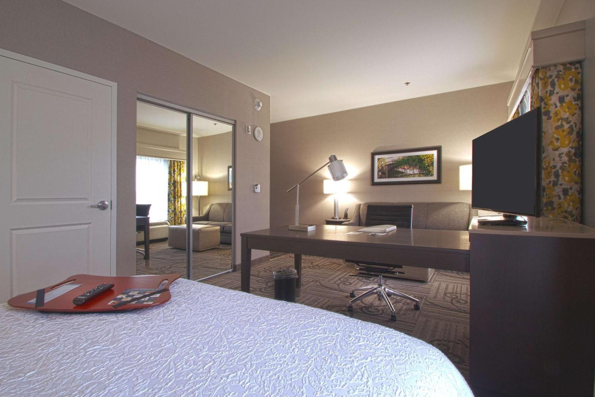 Hampton Inn & Suites Columbus/University Area Zewnętrze zdjęcie
