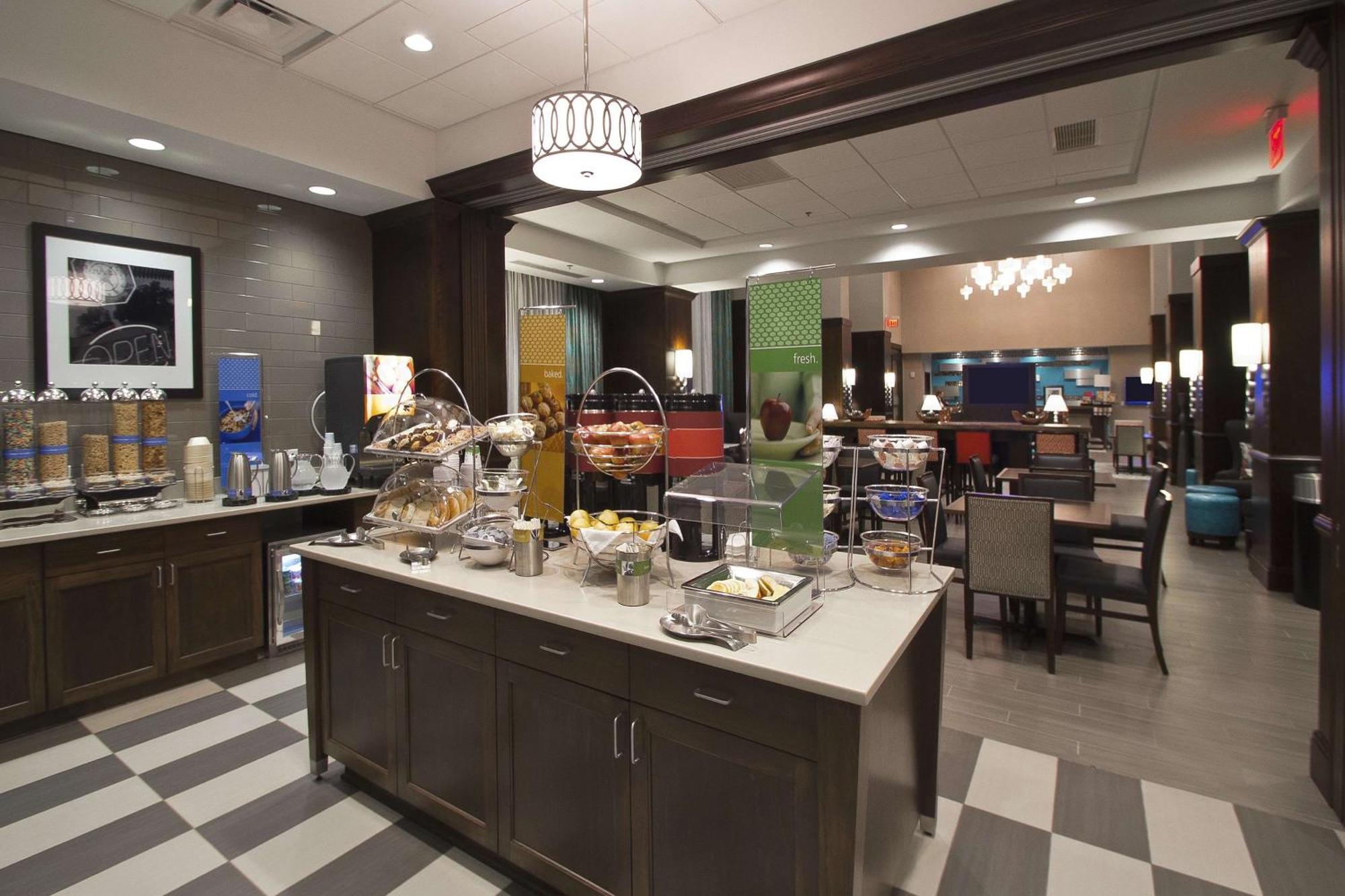 Hampton Inn & Suites Columbus/University Area Zewnętrze zdjęcie